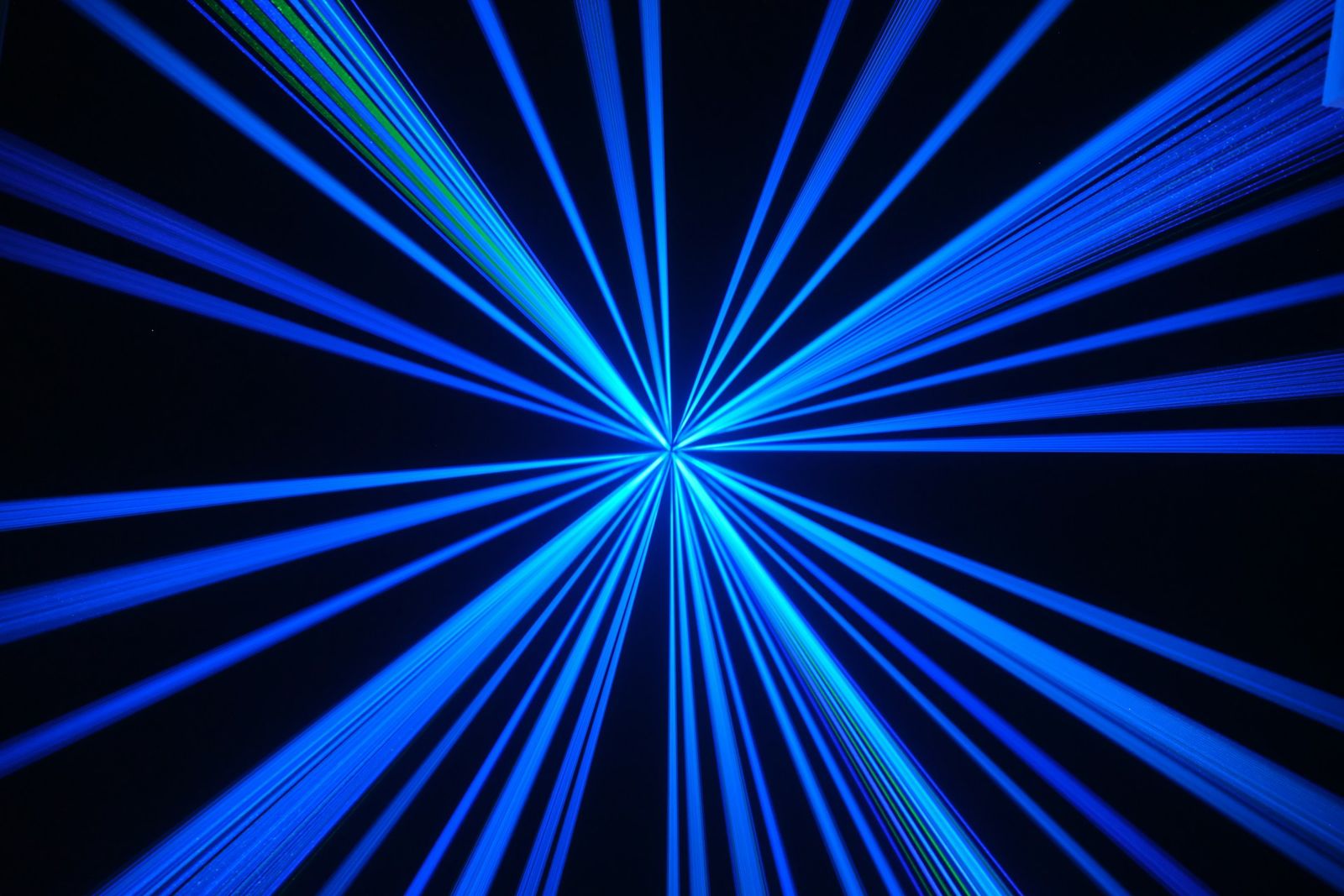 Blauwe laserstralen
